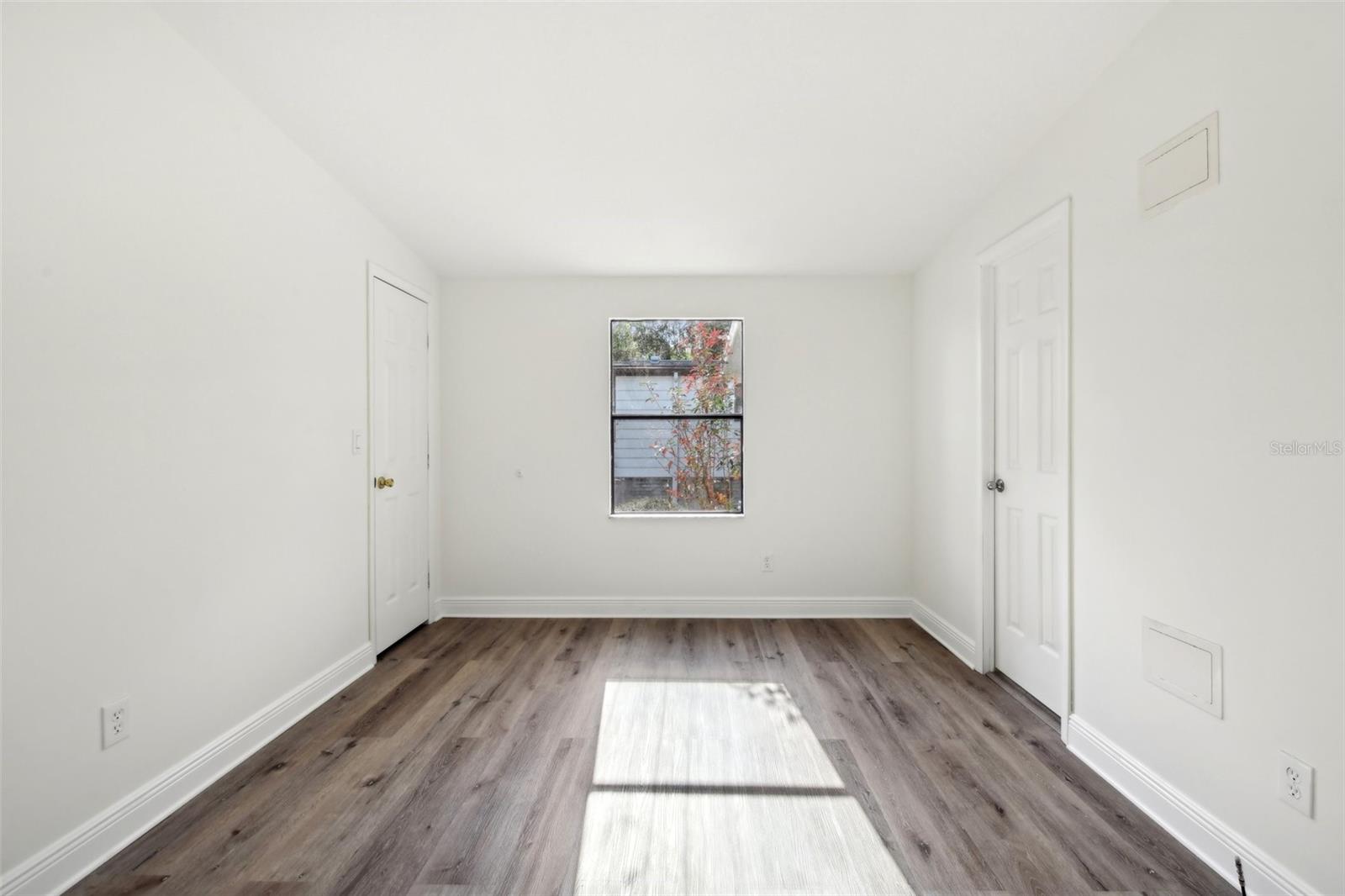 756 HEATHROW AVE
