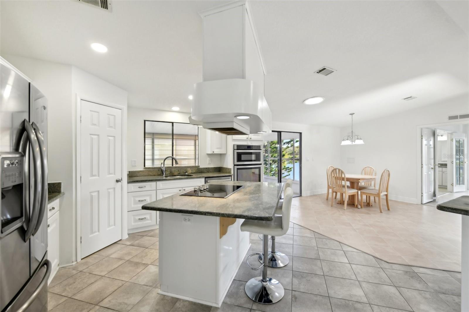 756 HEATHROW AVE