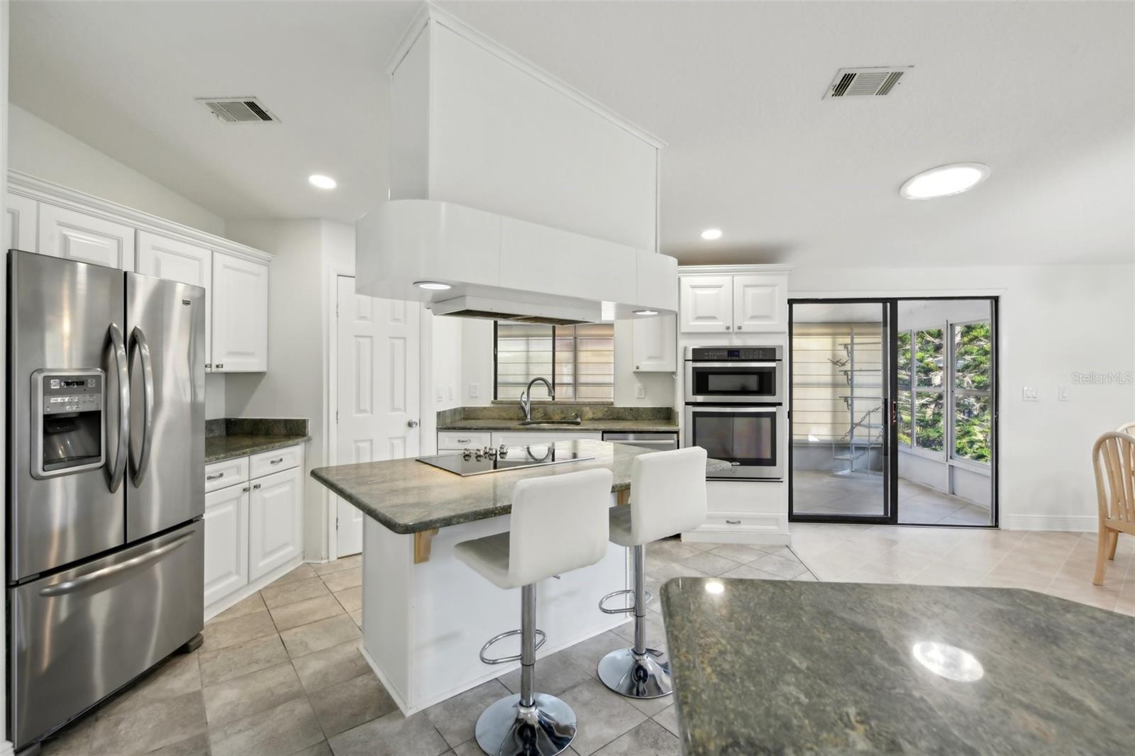 756 HEATHROW AVE