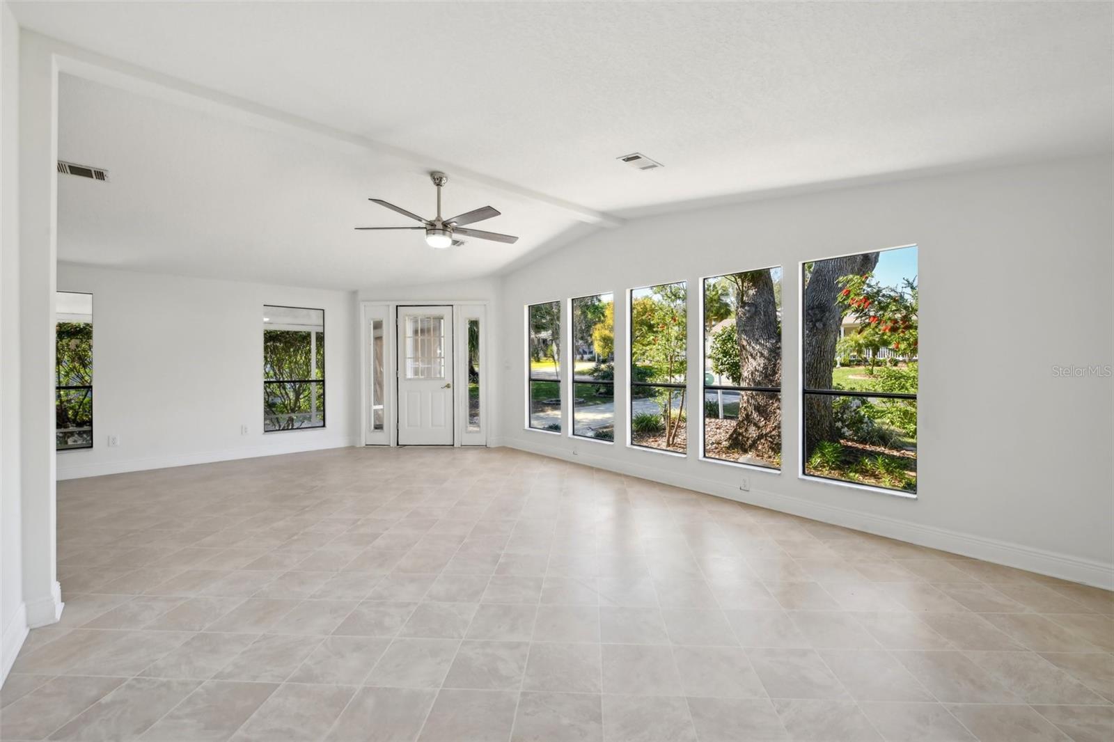 756 HEATHROW AVE