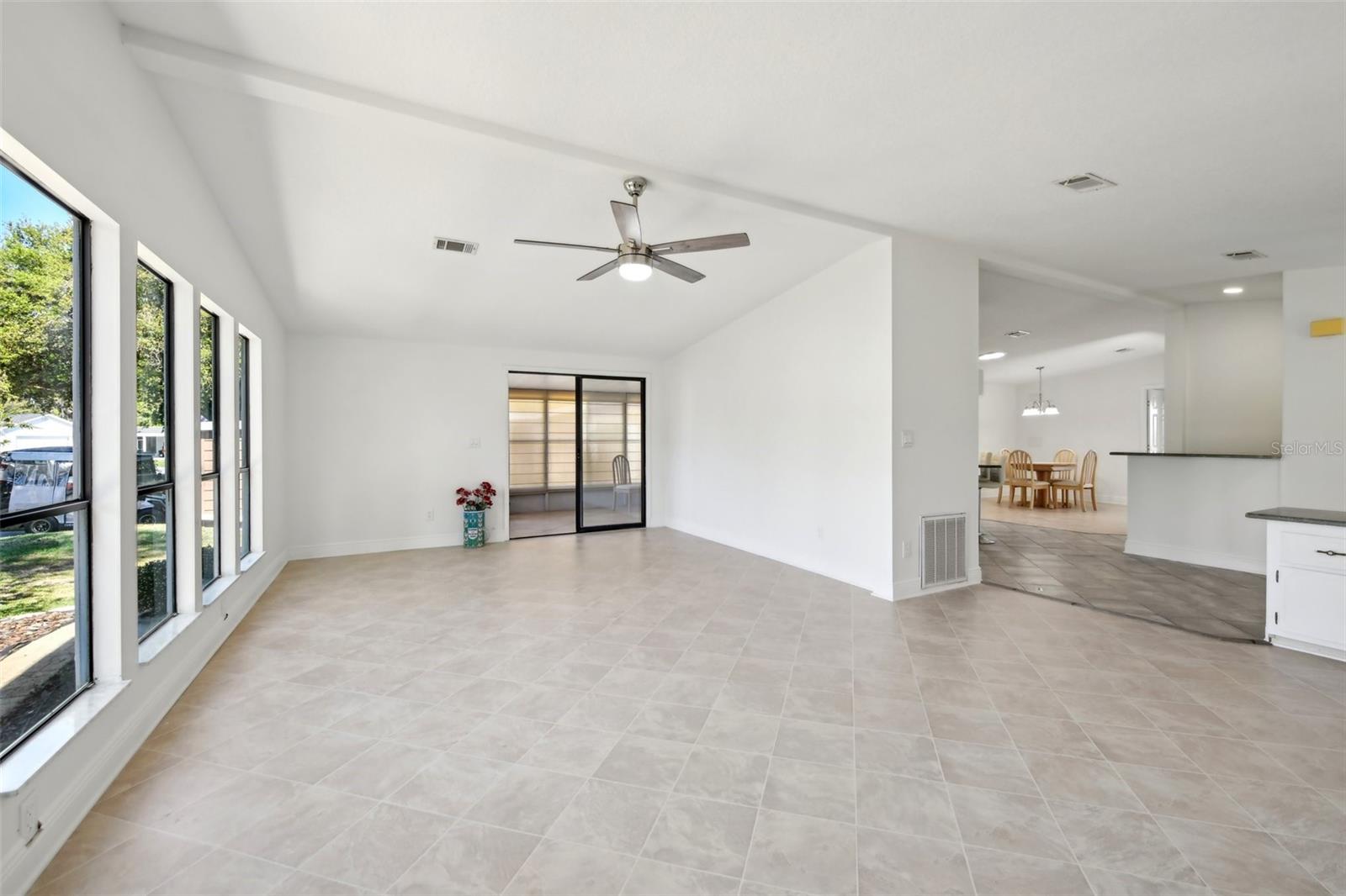 756 HEATHROW AVE