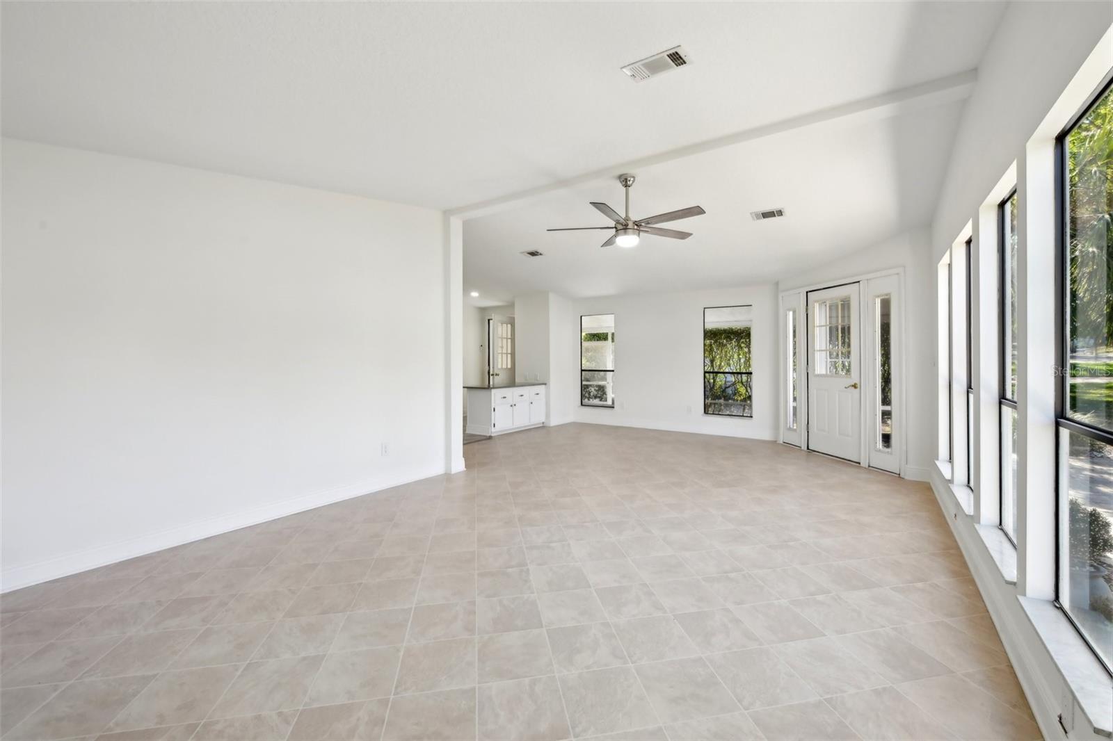 756 HEATHROW AVE