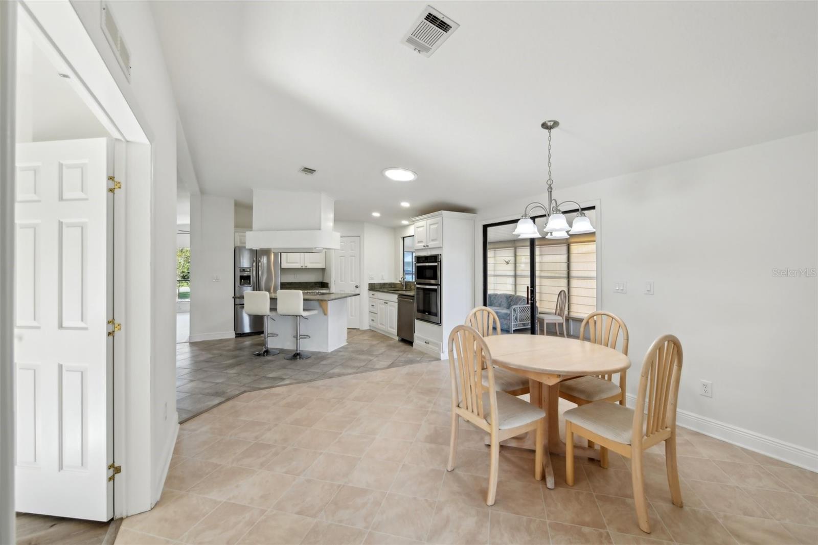 756 HEATHROW AVE