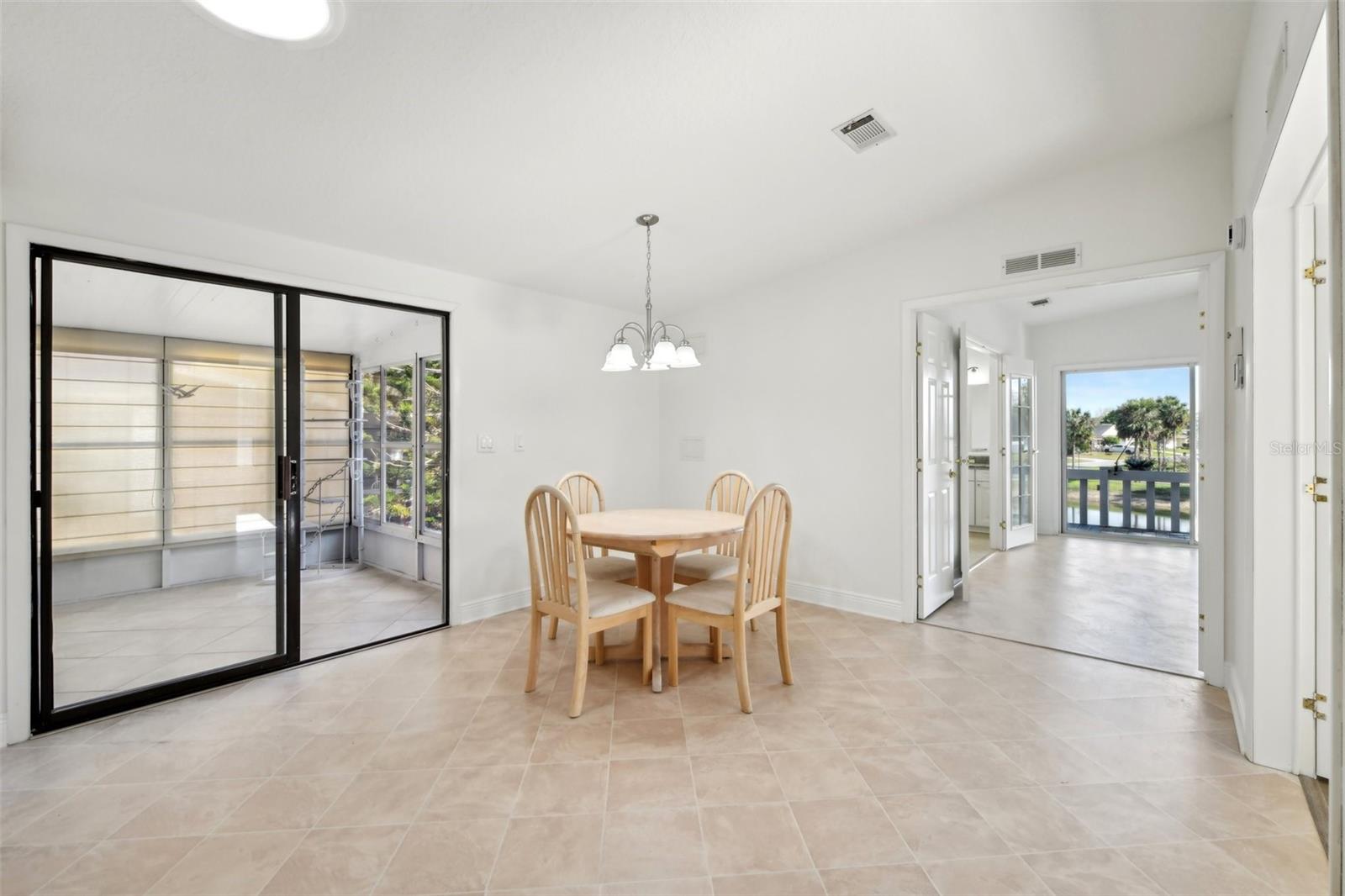 756 HEATHROW AVE