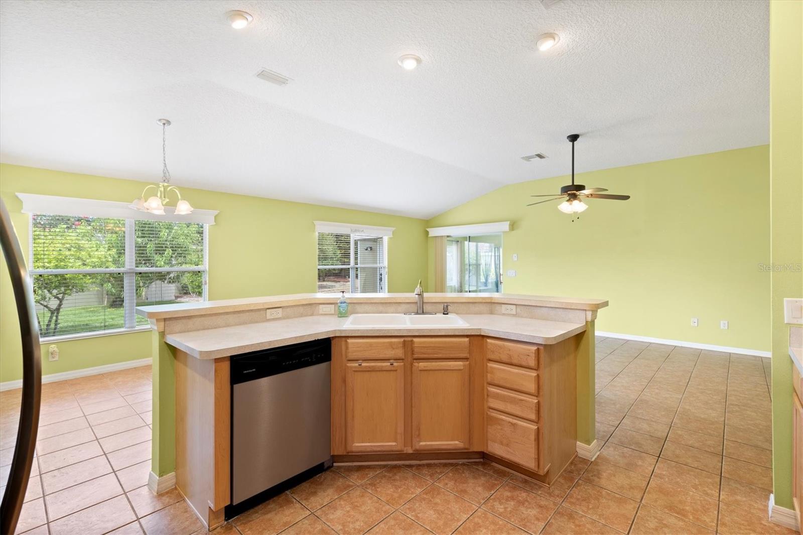1509 TRENTON LN