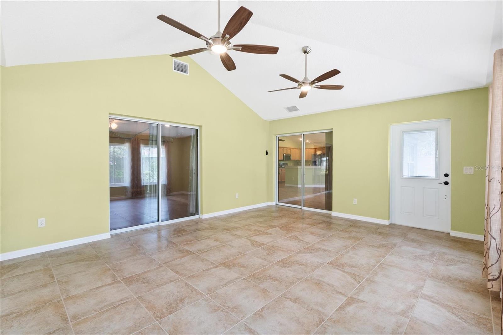 1509 TRENTON LN