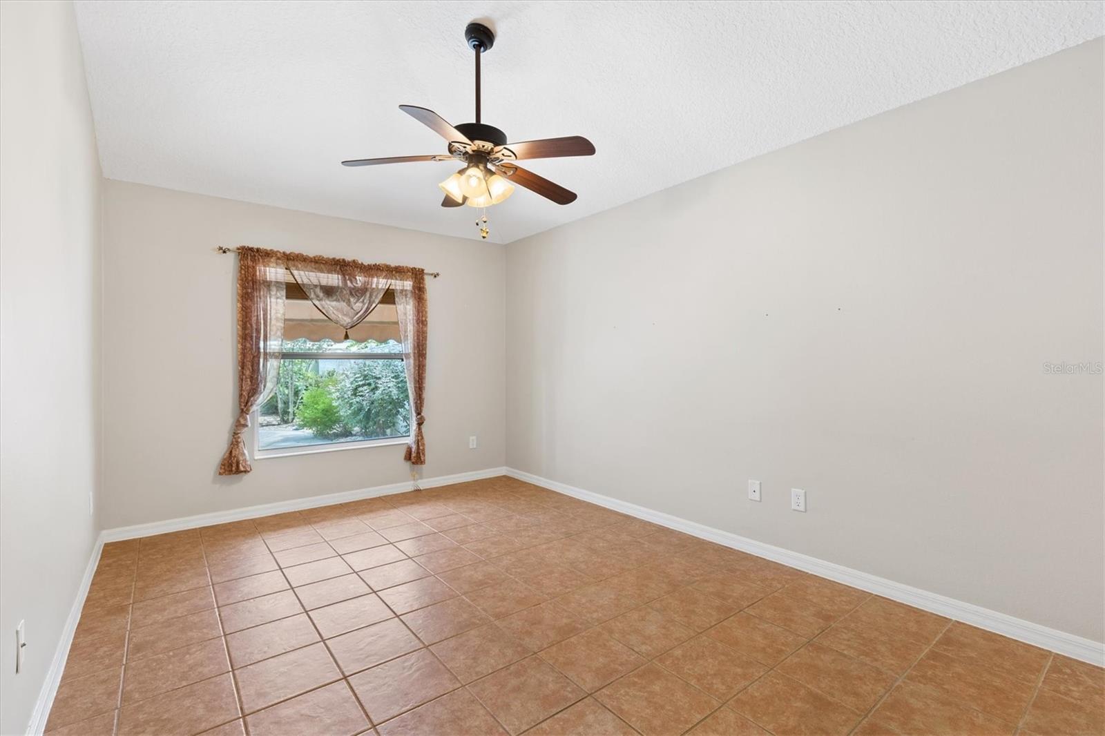 1509 TRENTON LN