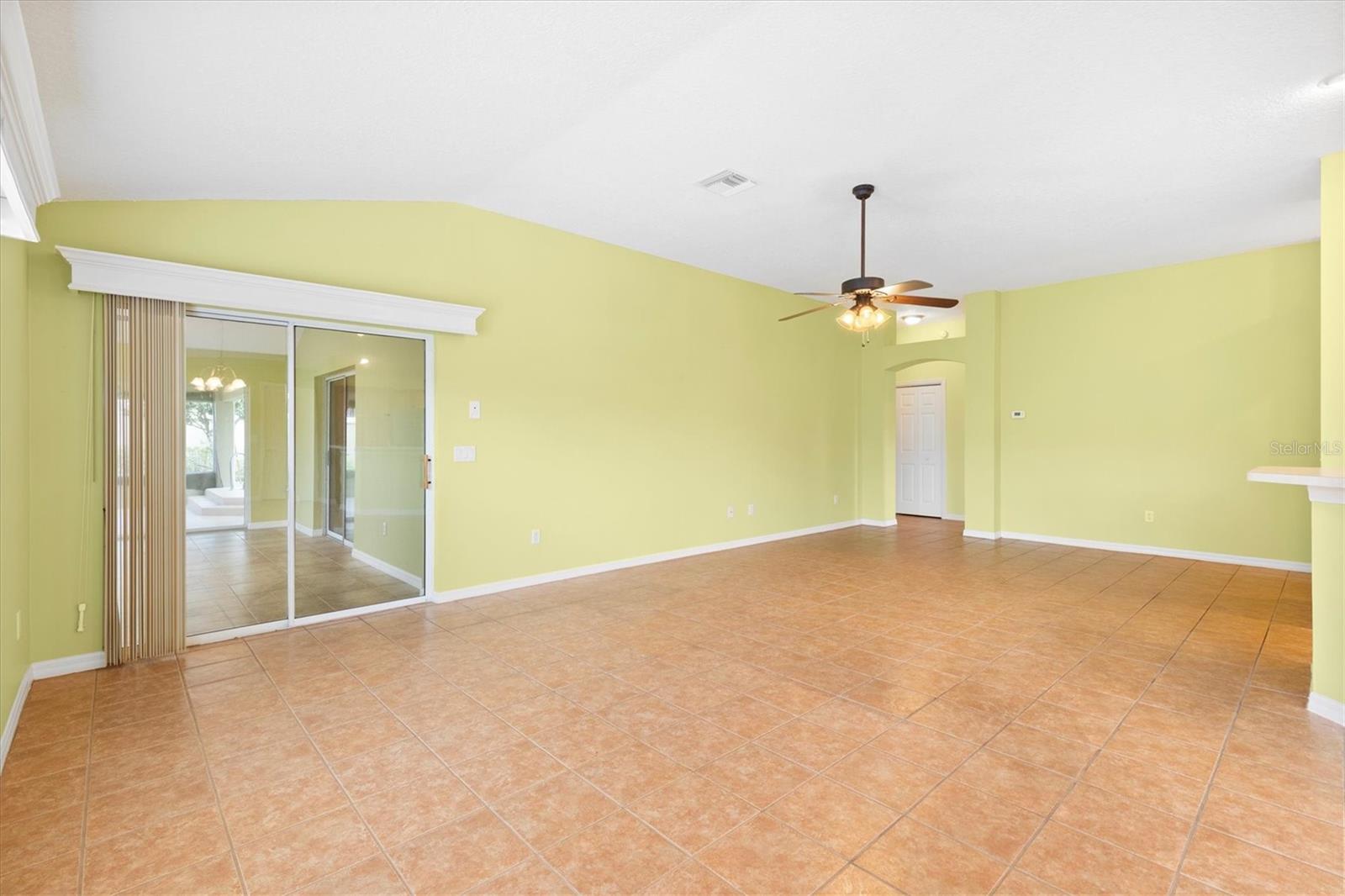 1509 TRENTON LN