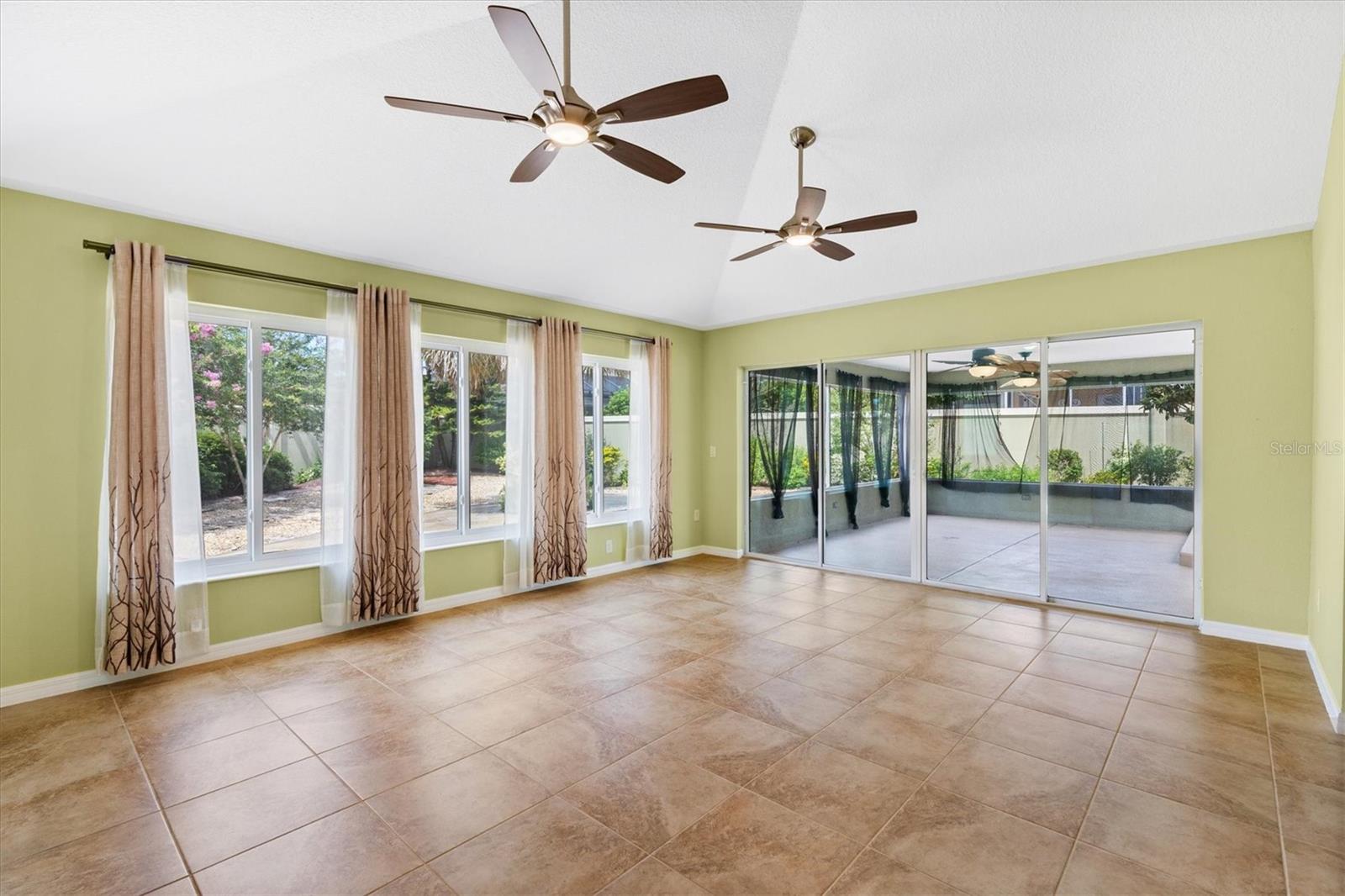 1509 TRENTON LN