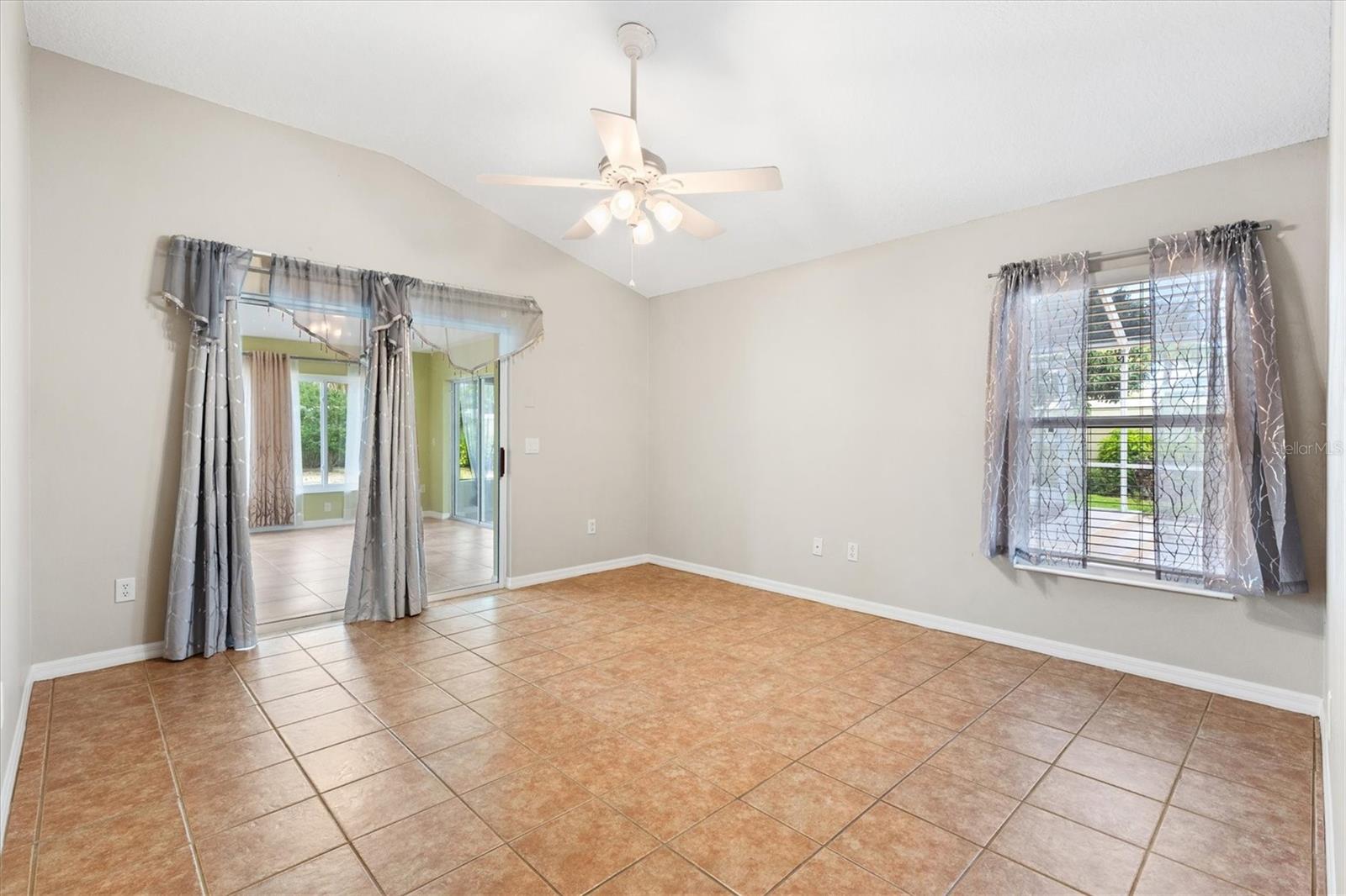 1509 TRENTON LN