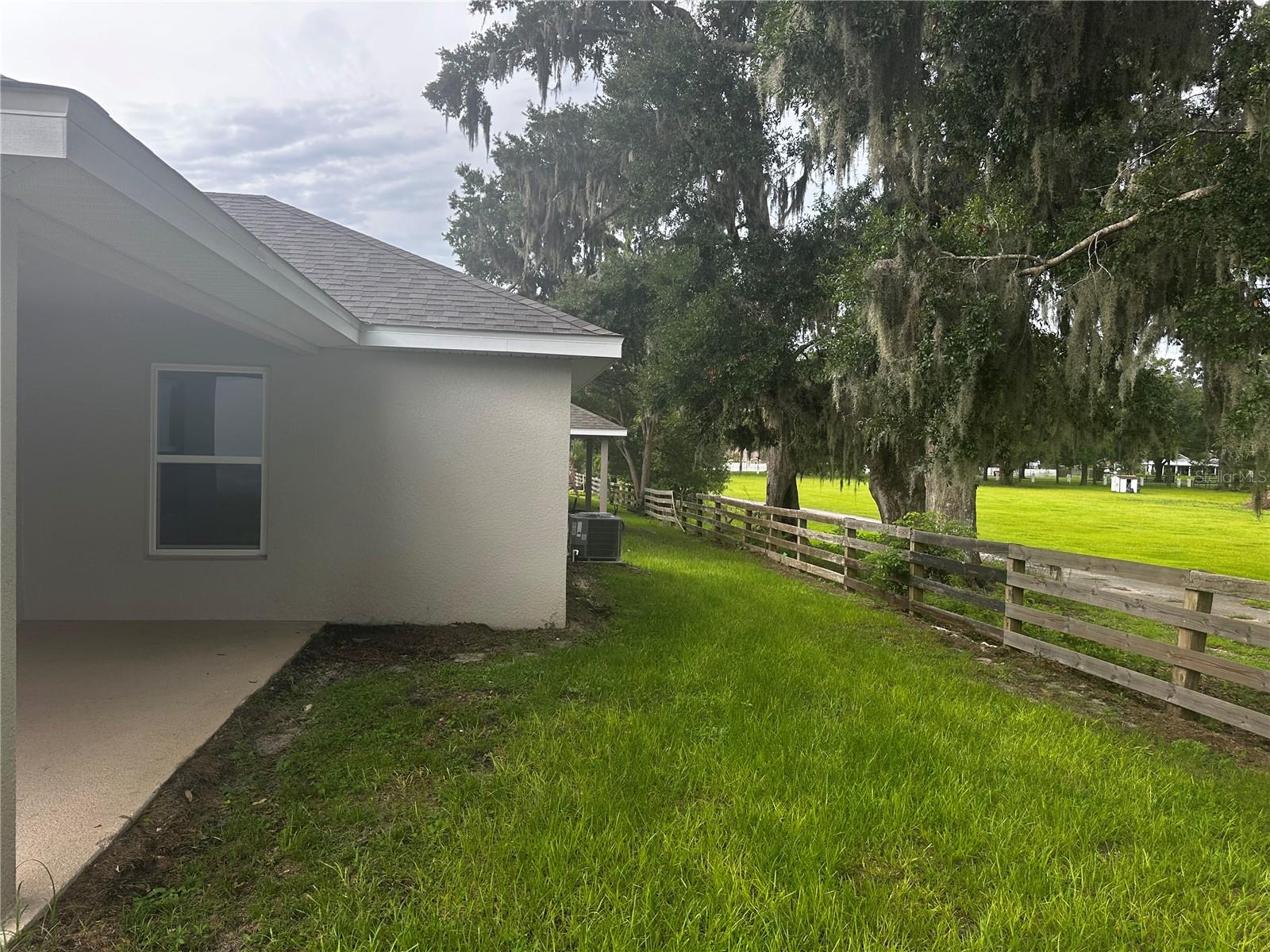 187 NW 45TH LOOP