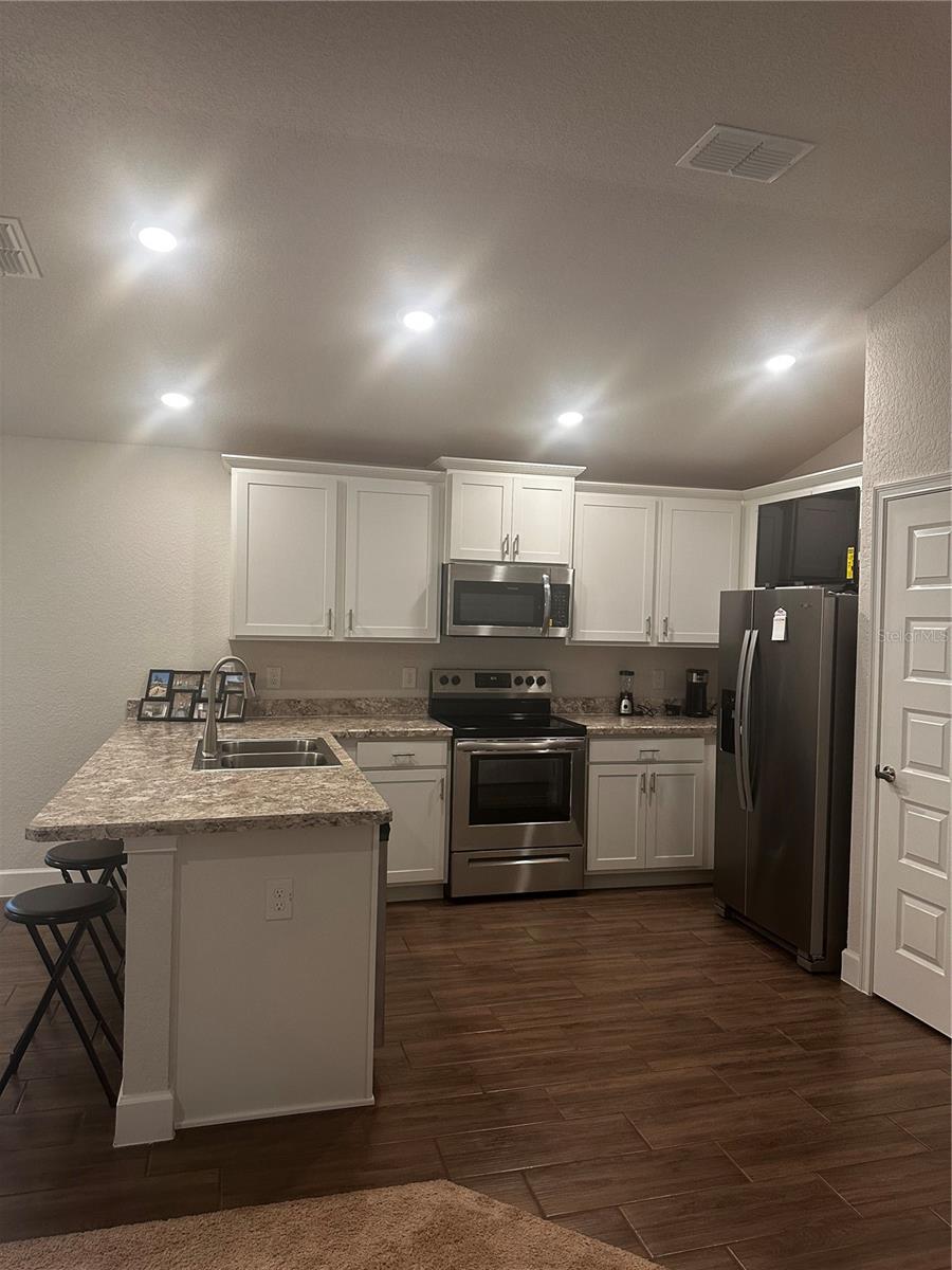 187 NW 45TH LOOP