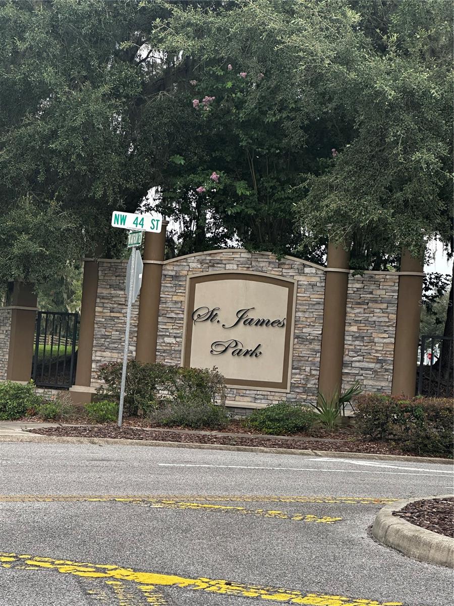 187 NW 45TH LOOP