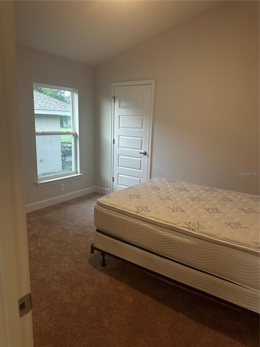 187 NW 45TH LOOP