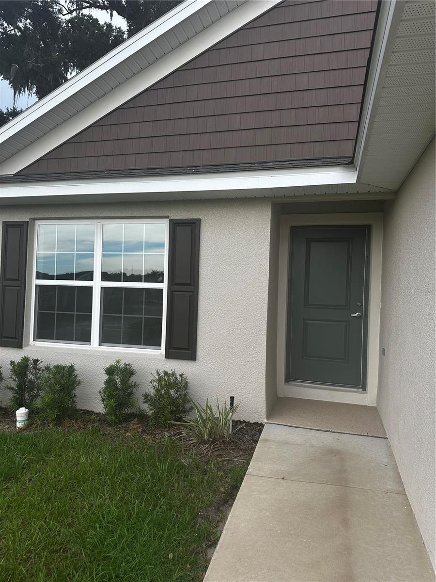 187 NW 45TH LOOP