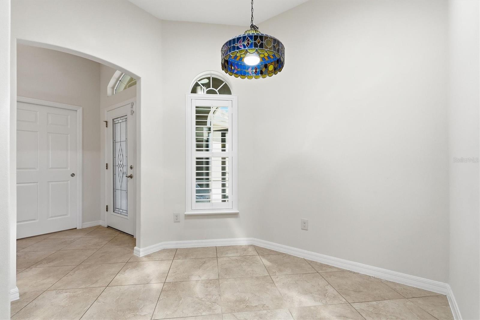 1424 WALNUT WAY