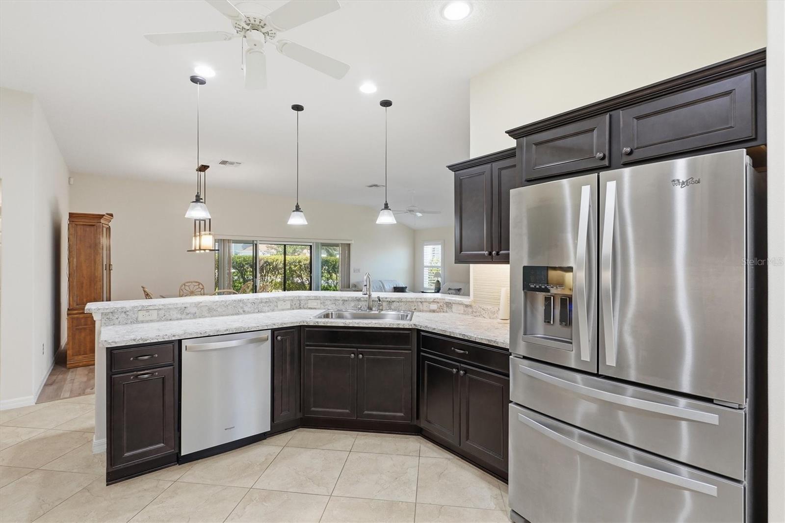 1424 WALNUT WAY