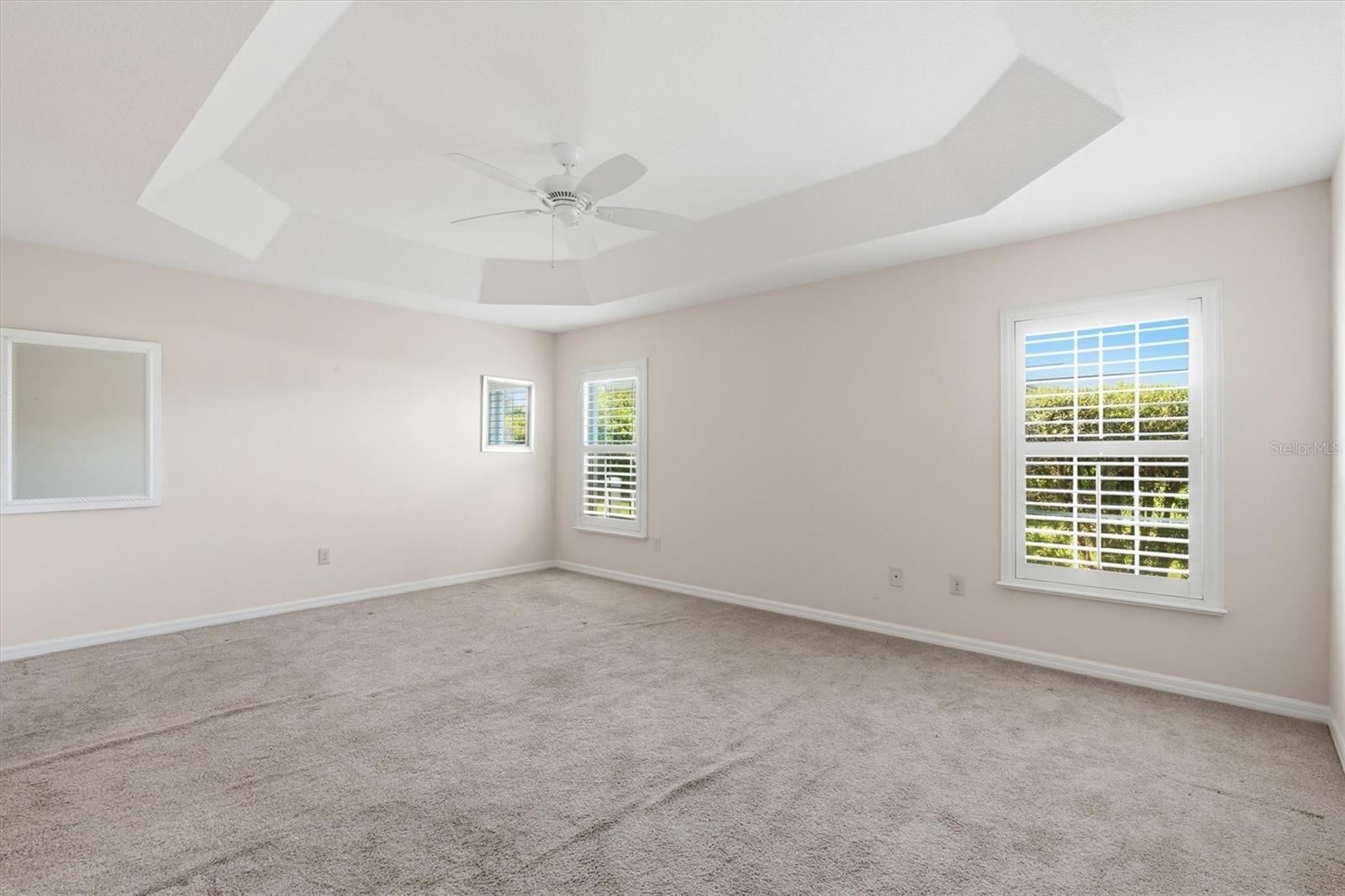 1424 WALNUT WAY