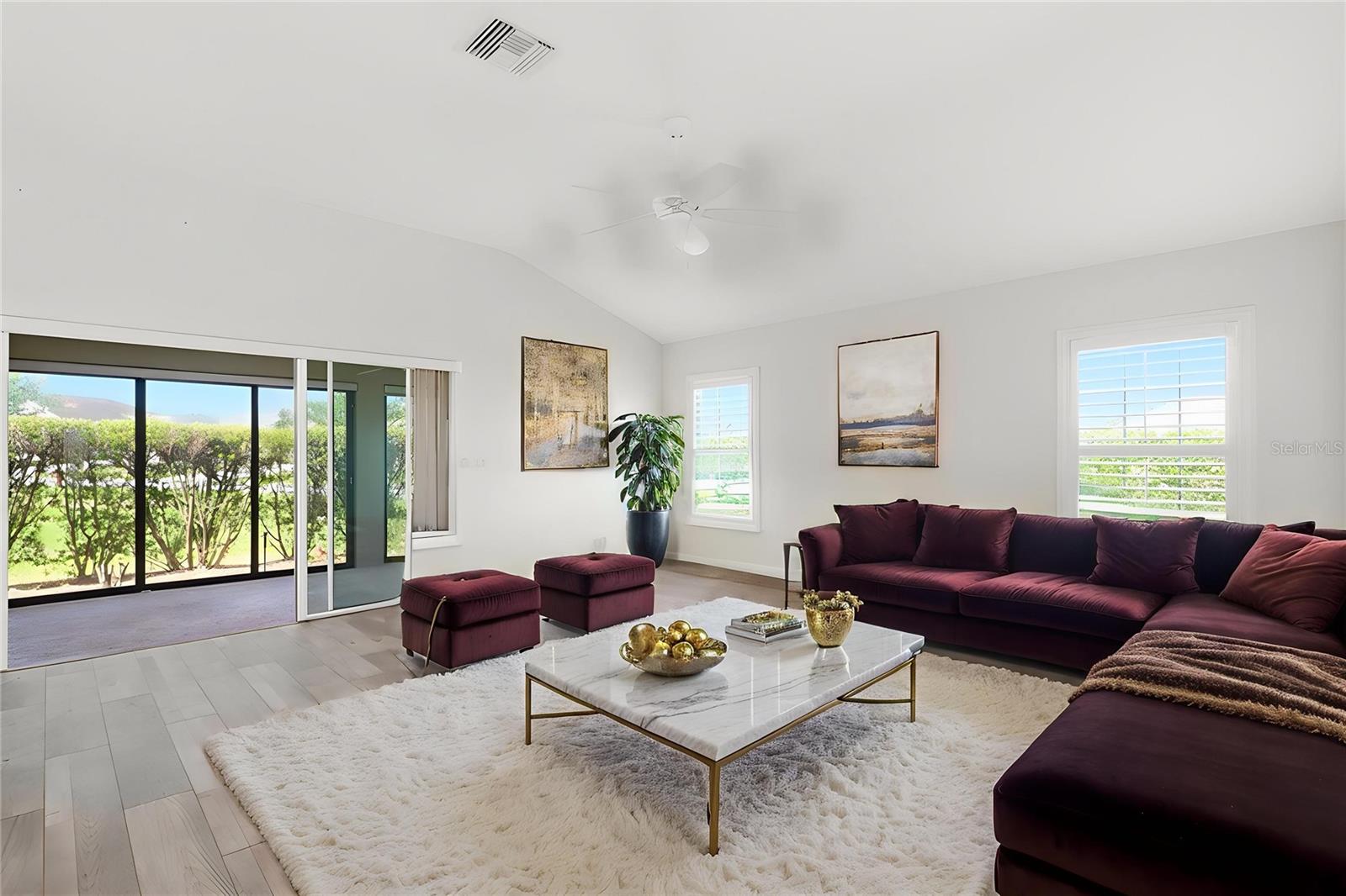 1424 WALNUT WAY