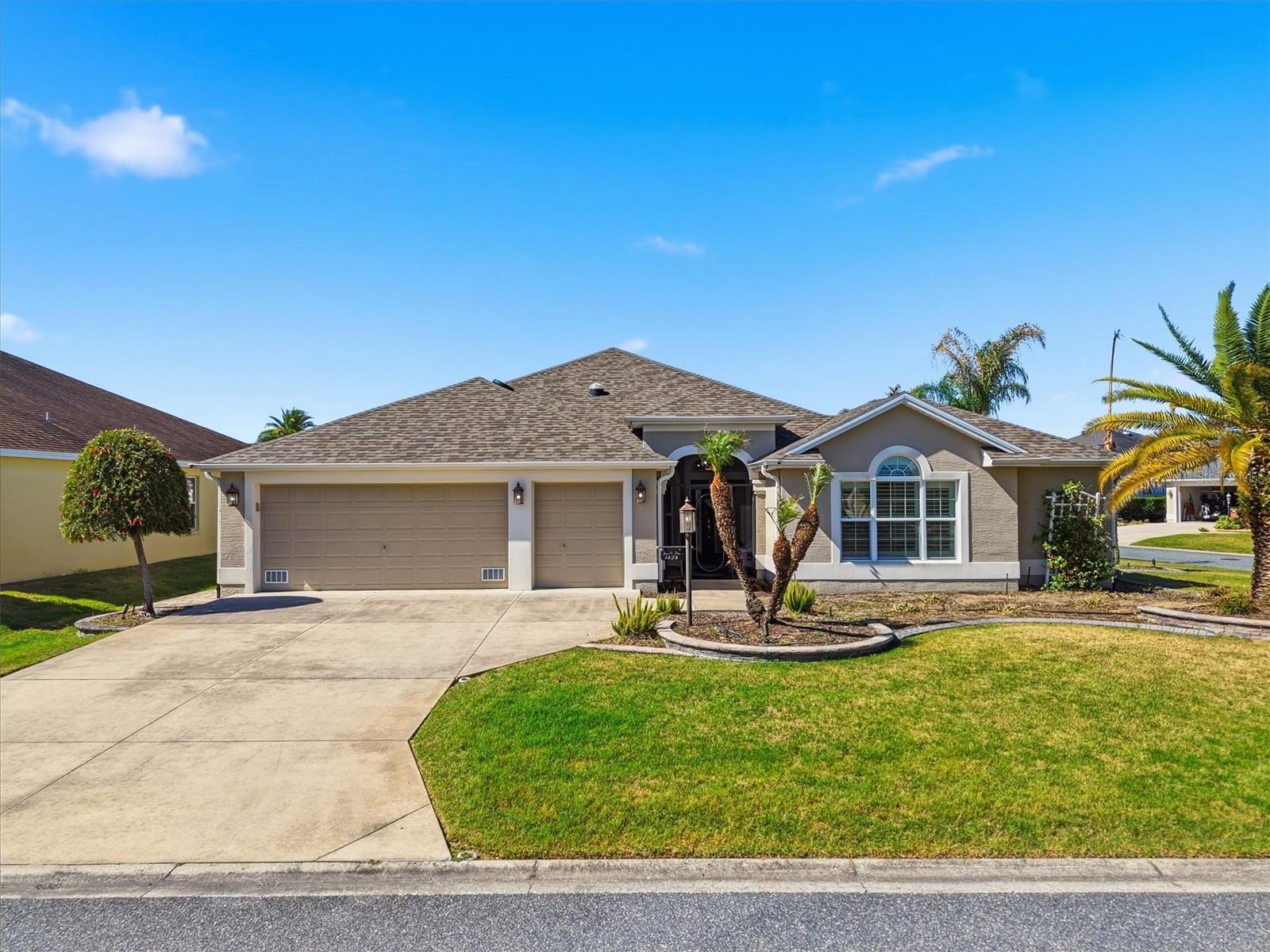 1424 WALNUT WAY