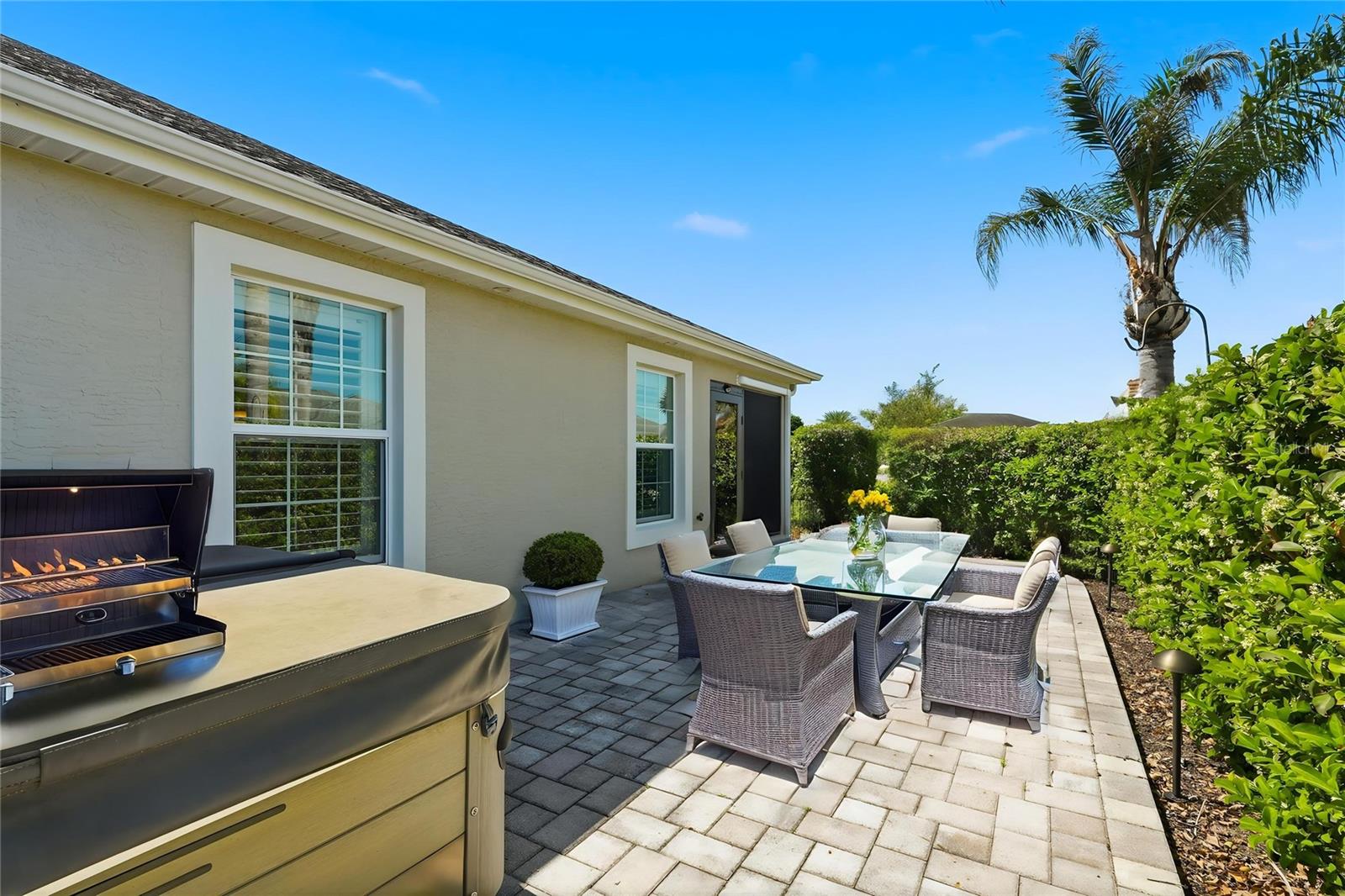 1424 WALNUT WAY