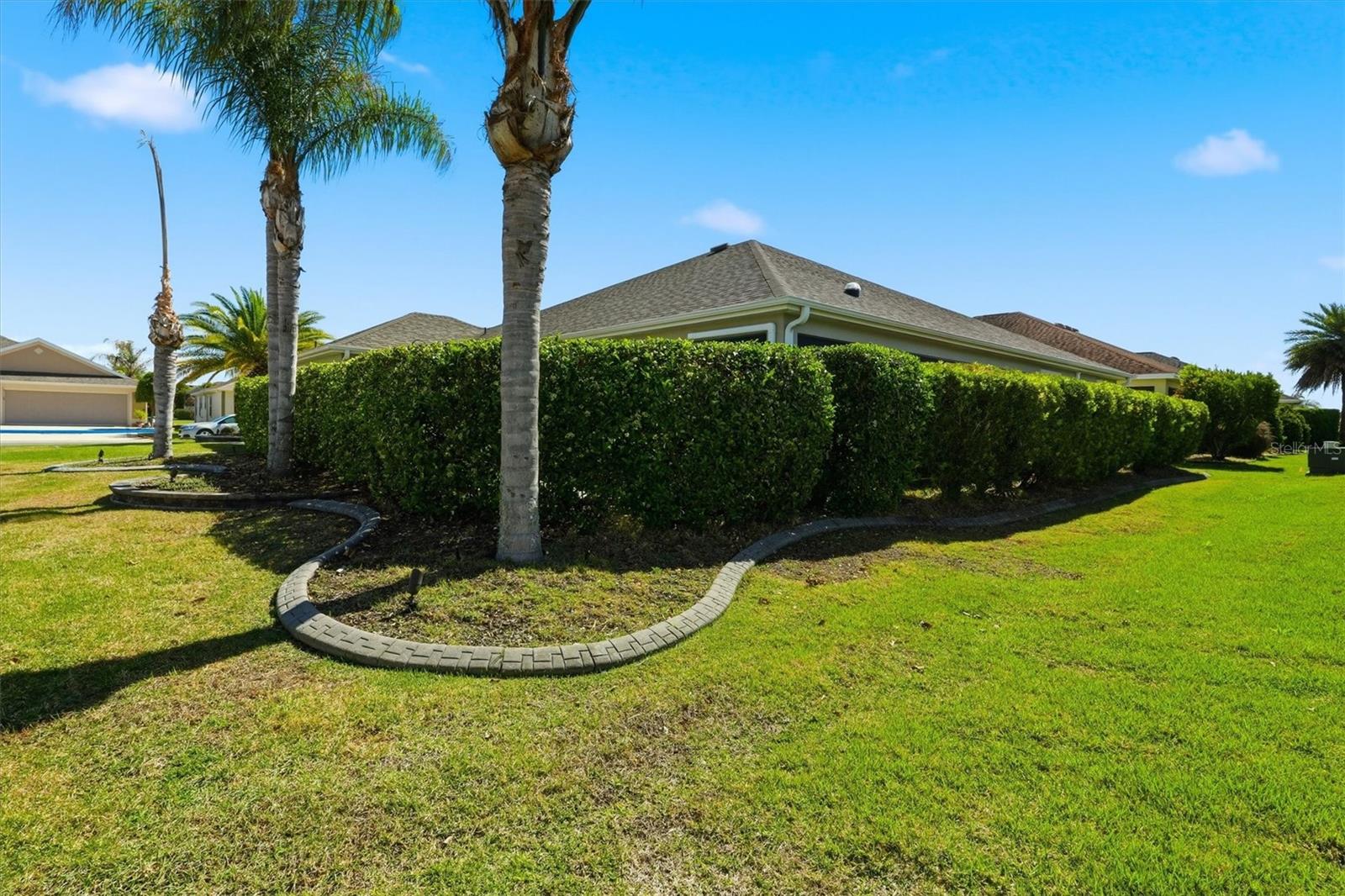 1424 WALNUT WAY