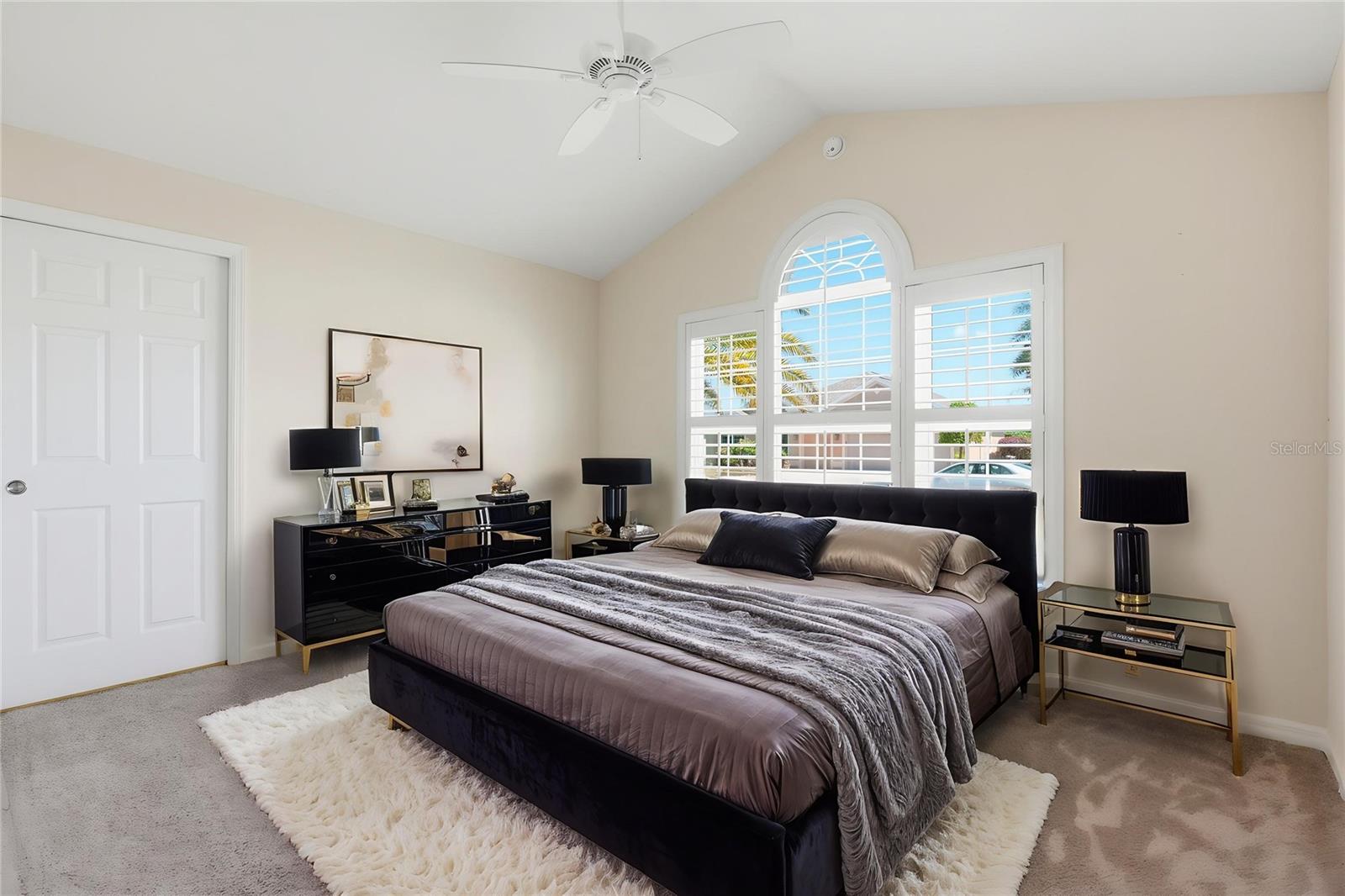 1424 WALNUT WAY