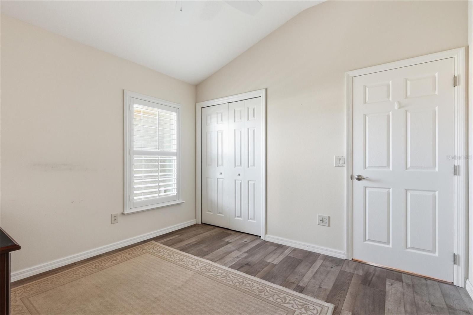 1424 WALNUT WAY