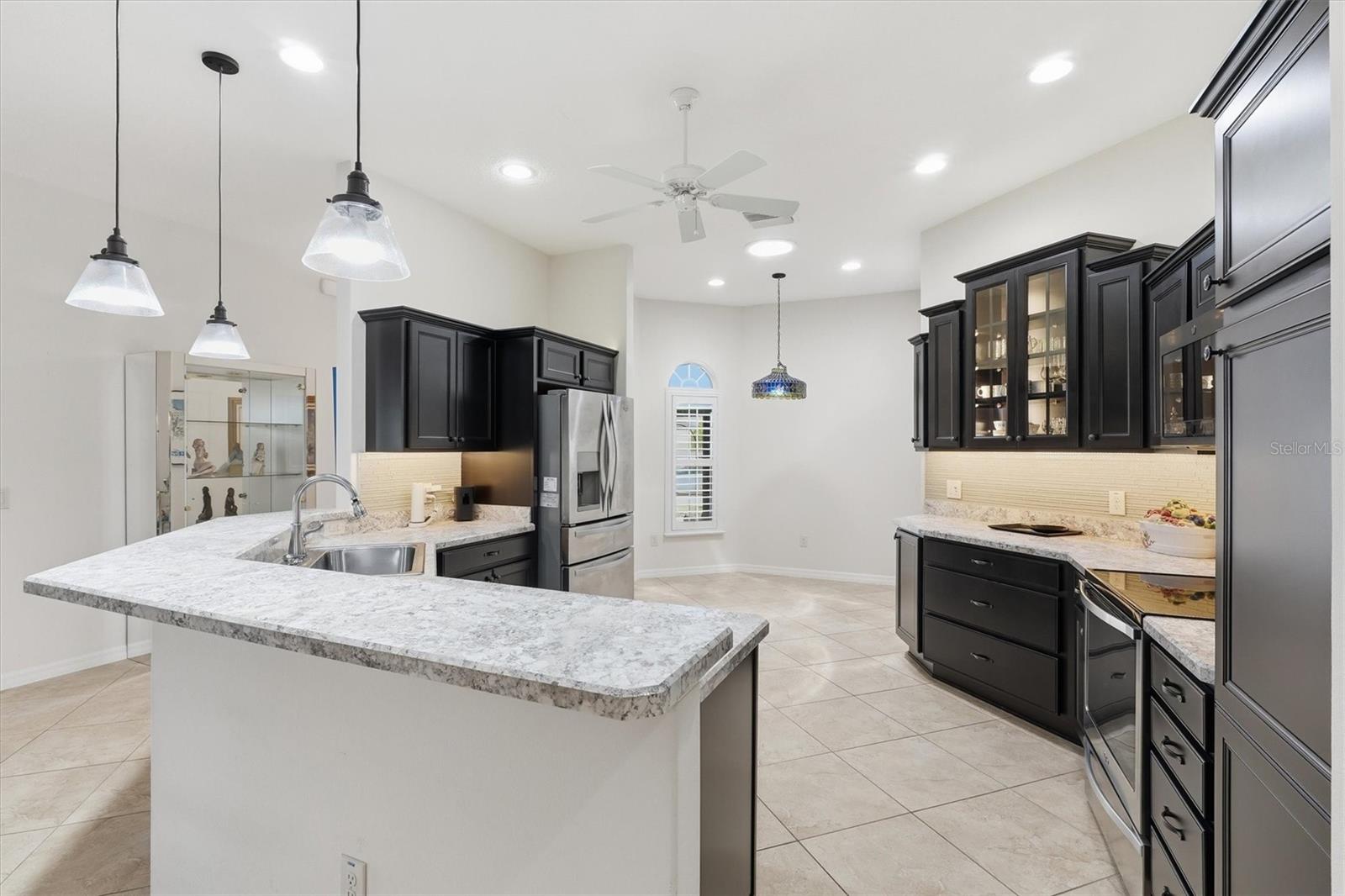 1424 WALNUT WAY
