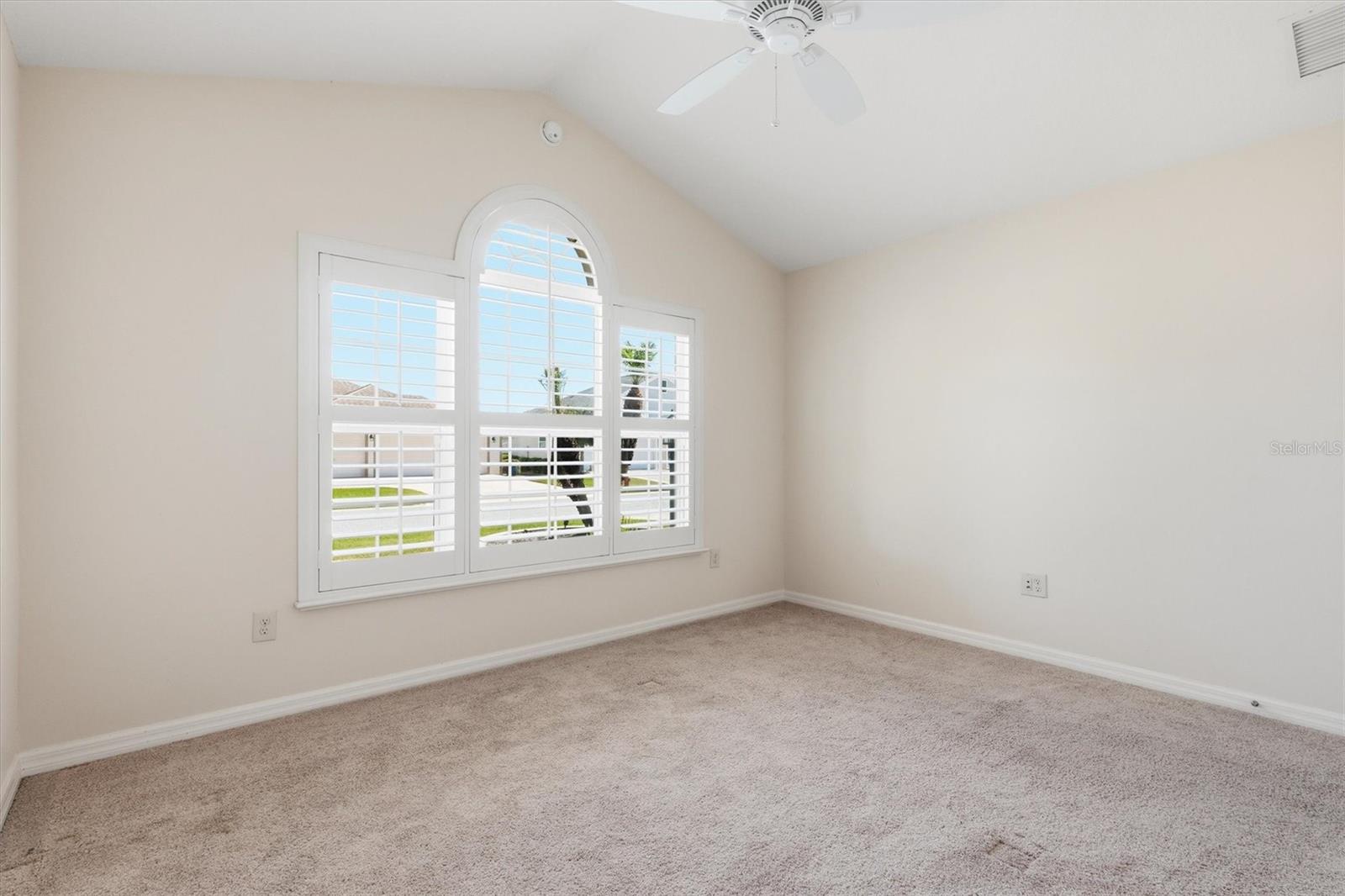 1424 WALNUT WAY