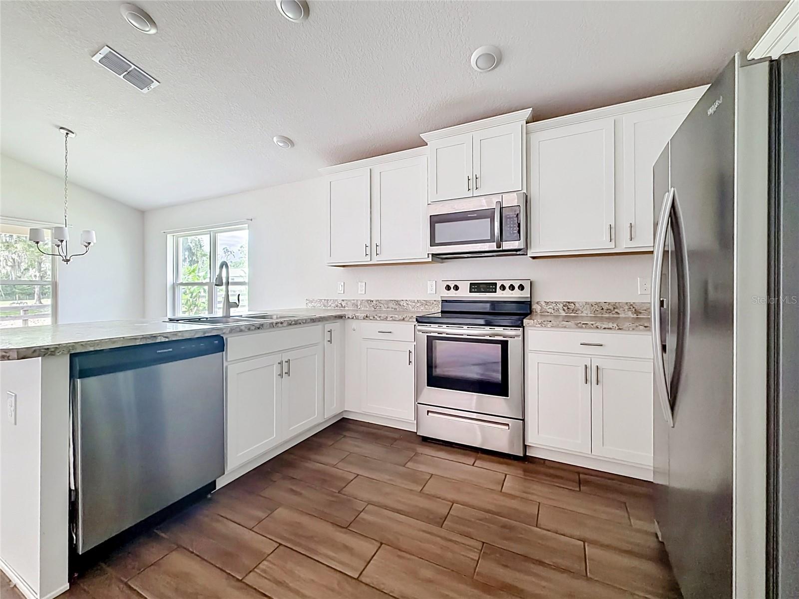 187 NW 45TH LOOP