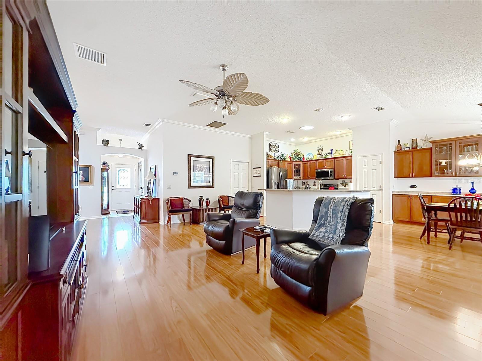 858 ASTOR WAY