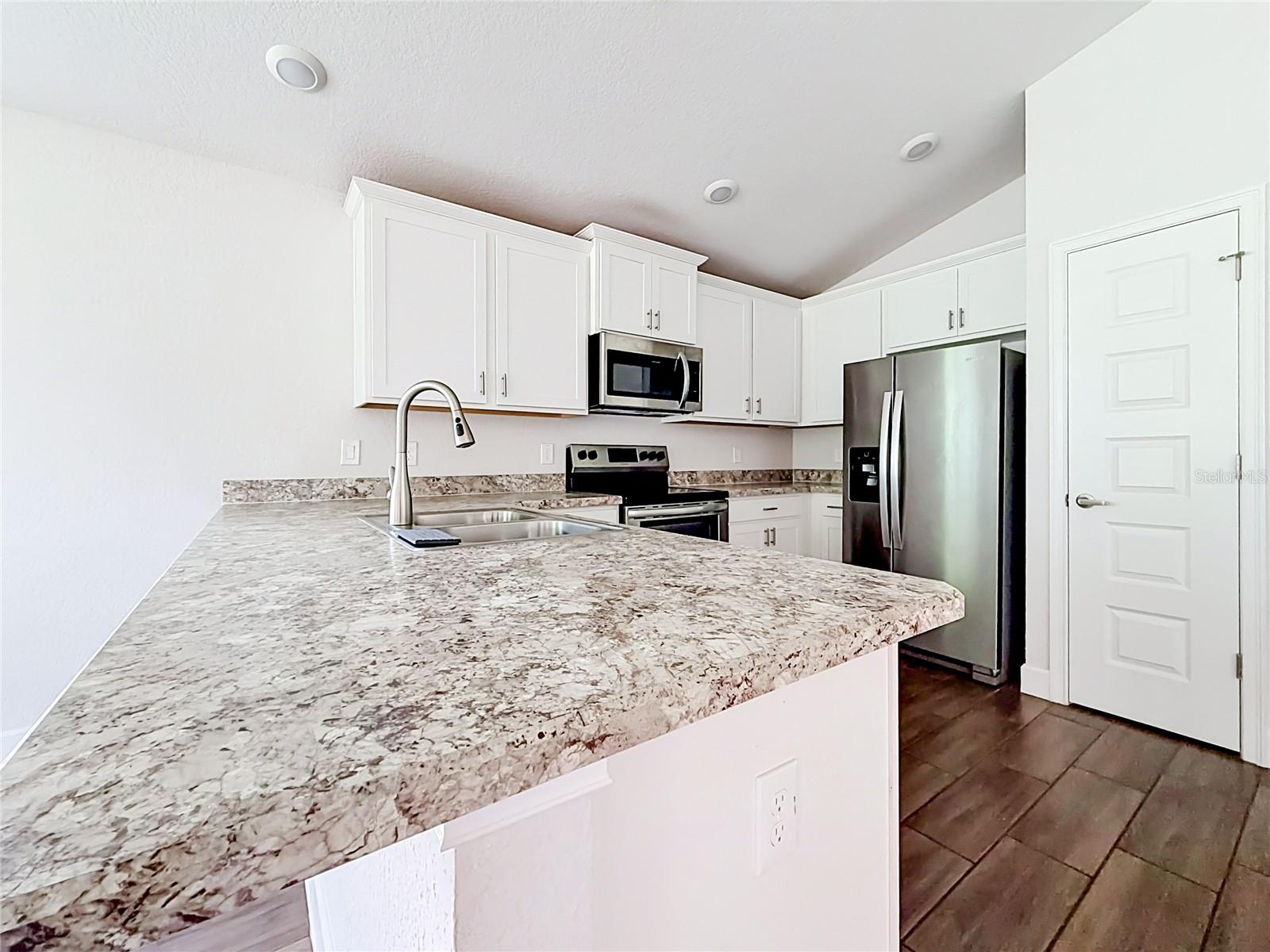 187 NW 45TH LOOP