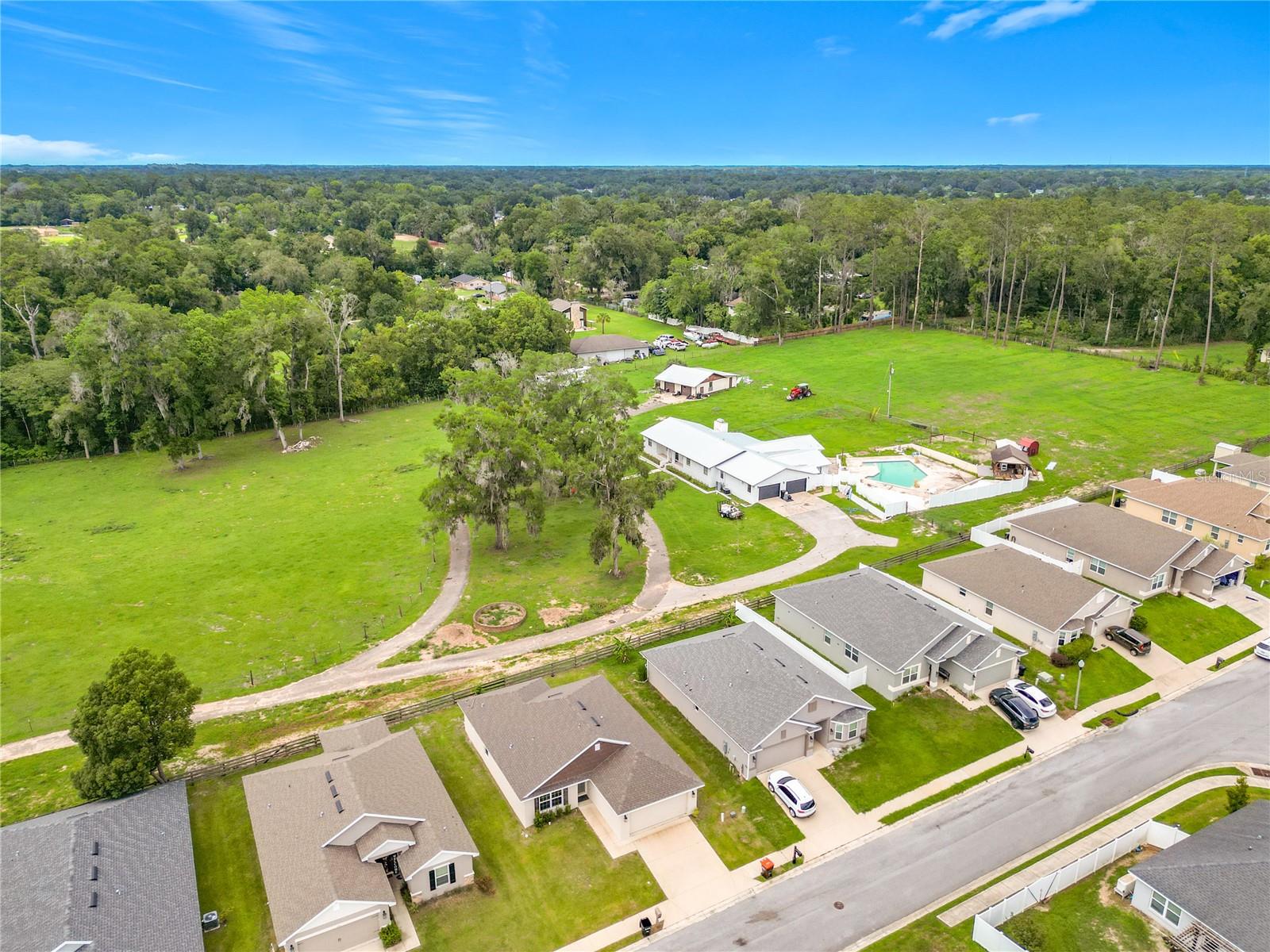 187 NW 45TH LOOP