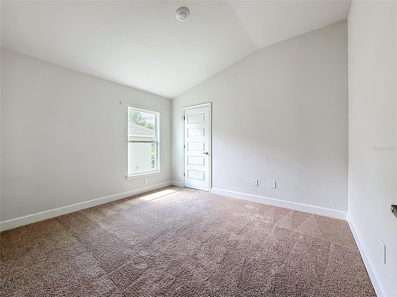 187 NW 45TH LOOP