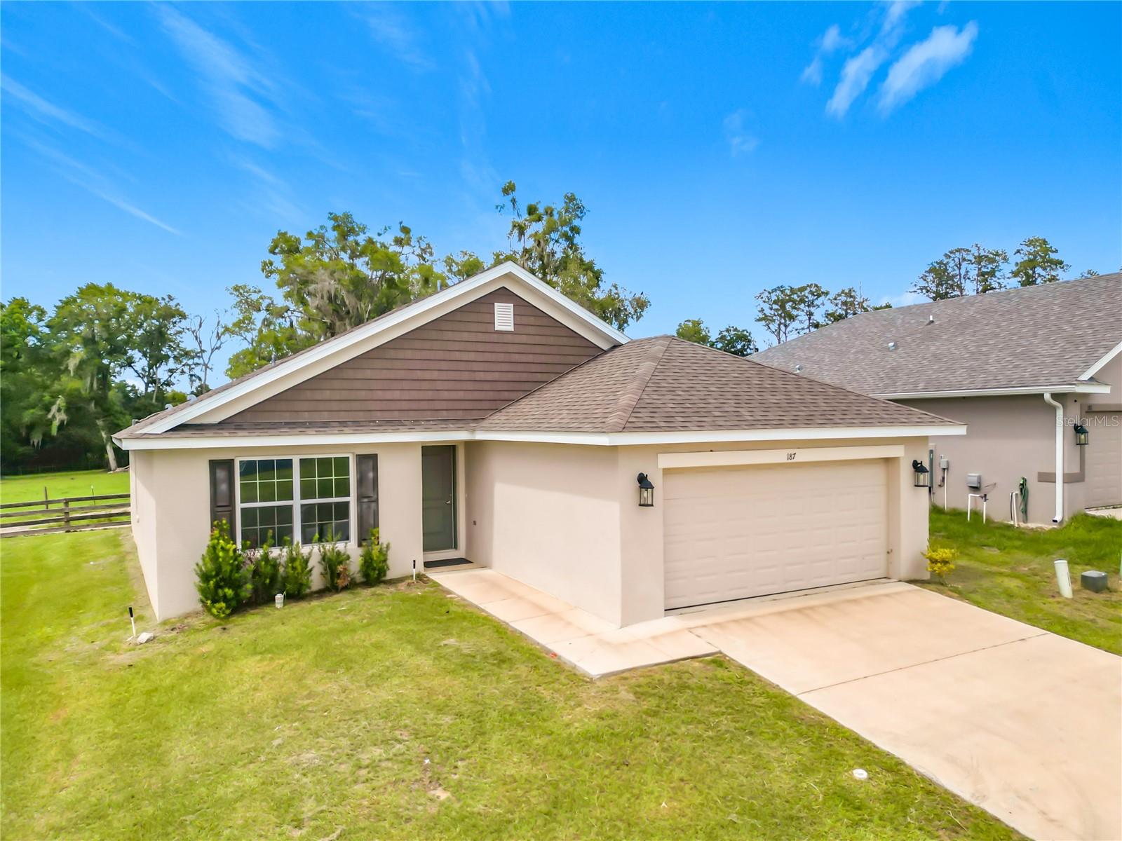 187 NW 45TH LOOP