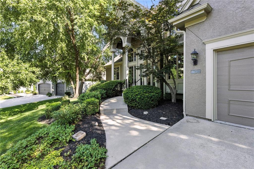 11219 W 140th Terrace