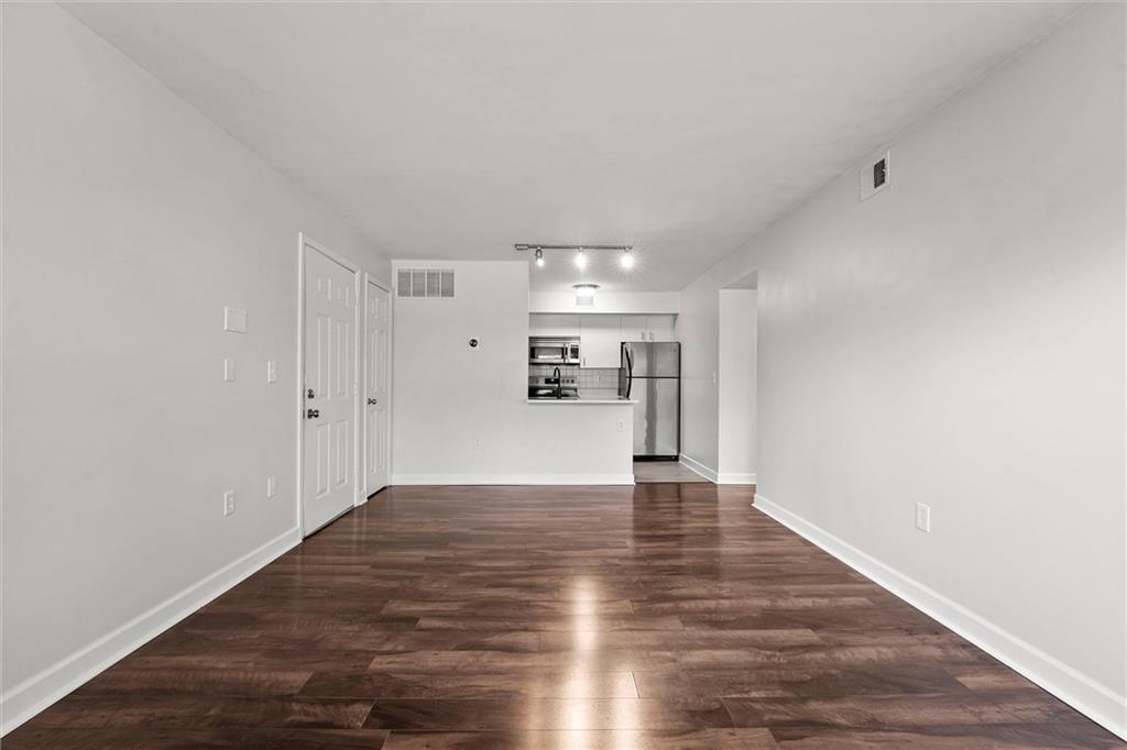 445 W 9th Street Unit: 202