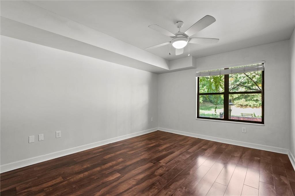 445 W 9th Street Unit: 202