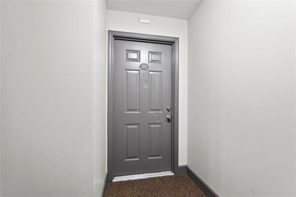 445 W 9th Street Unit: 202