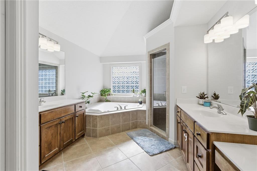 18637 W 97th Terrace