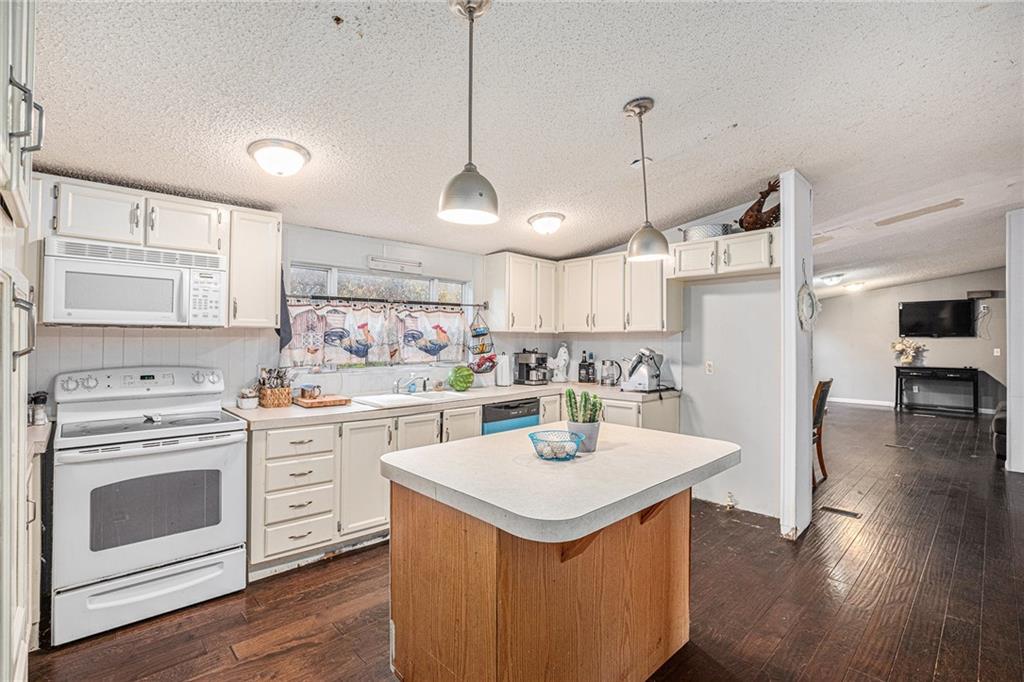 22030 W 178th Terrace