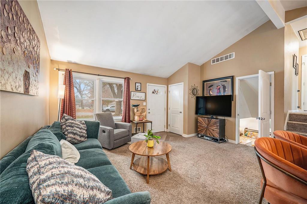 7402 NW Park Forest Lane