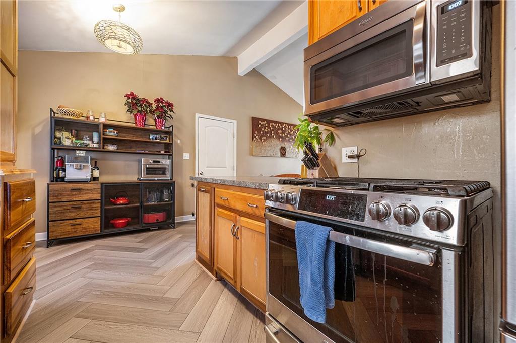 7402 NW Park Forest Lane