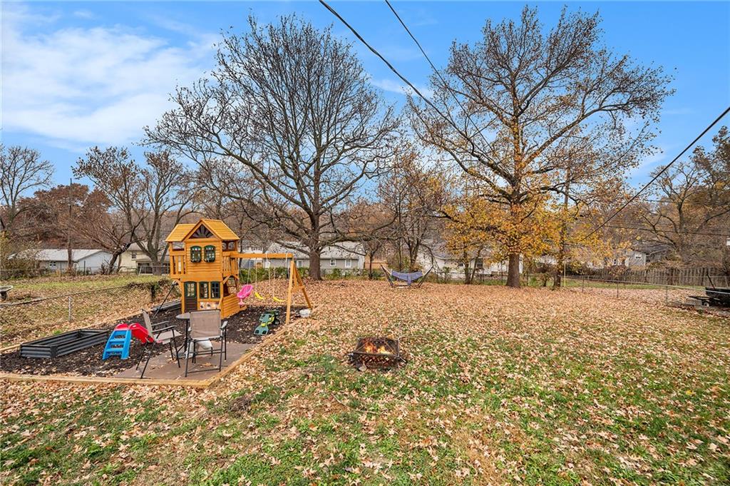 7402 NW Park Forest Lane