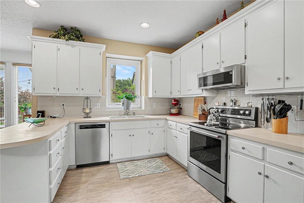 8616 W 127TH Place