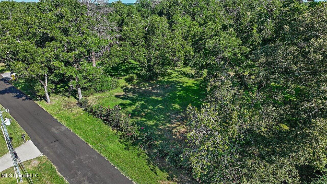 001 Oakwood Drive