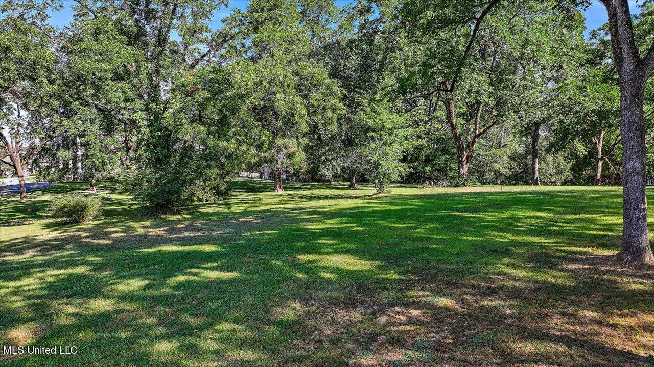 001 Oakwood Drive