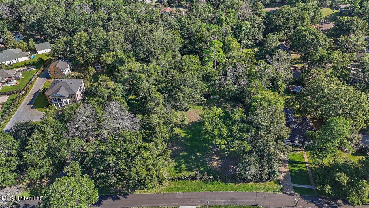 001 Oakwood Drive