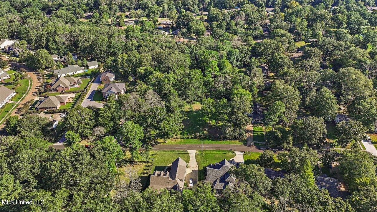 001 Oakwood Drive